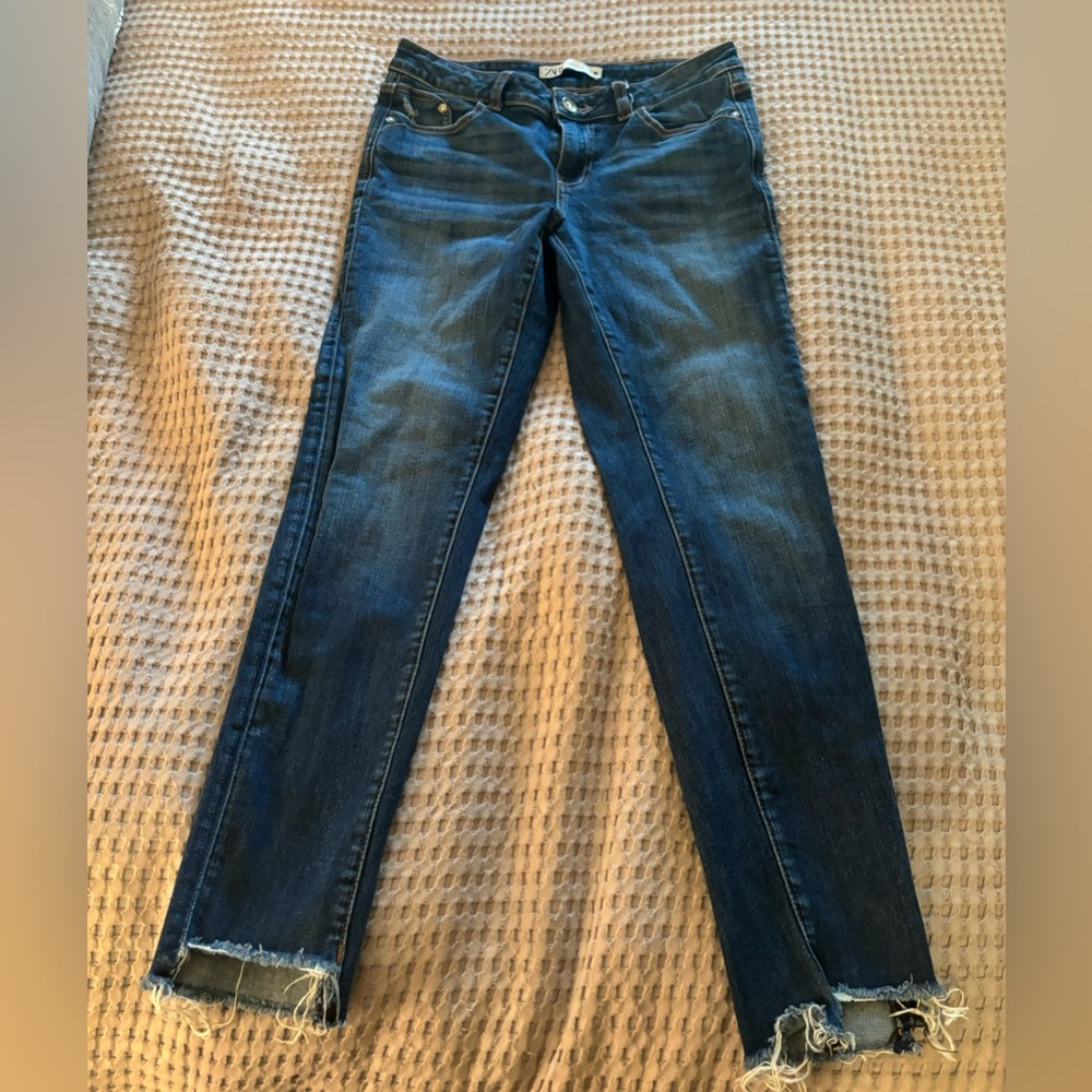 Women’s skinny jeans blue distressed Brand: ZARA, Size: 4